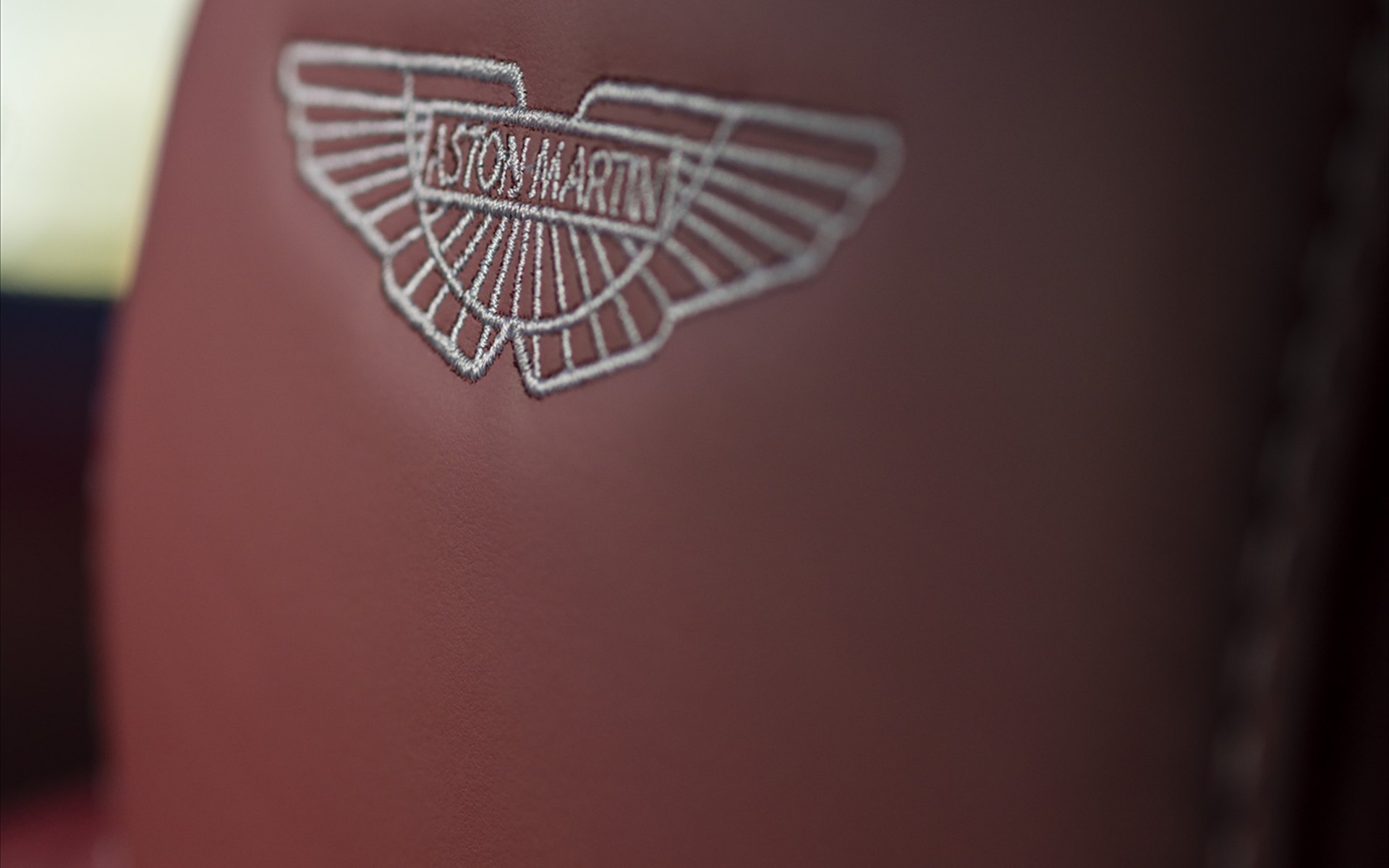 Aston Martin V12 Vantage S 2014